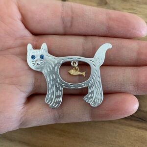 Vintage silver cat with fish brooch pin clip NWOT